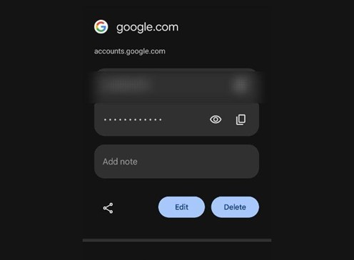 マスクされたパスワードの横にある目のアイコンをクリックします